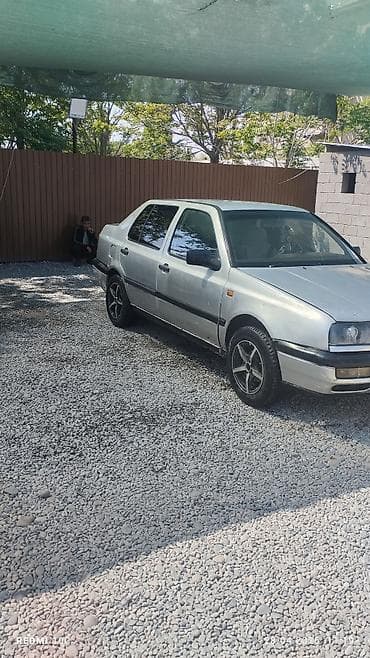 vip razbor: Volkswagen Vento: 1992 г., Седан — 2