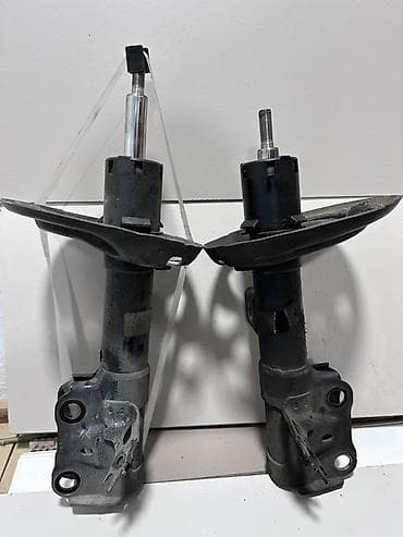 canry 70: Комплект амортизаторов Toyota 2019 г., Япония — 1