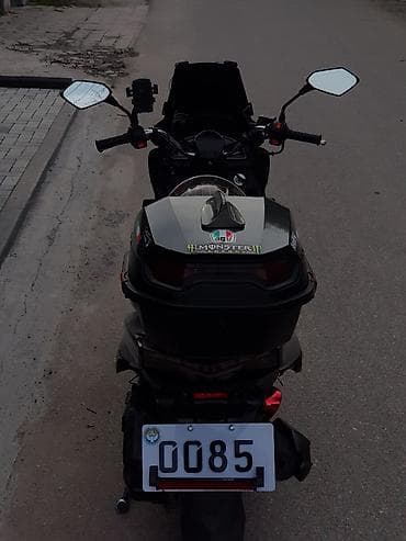 Скутер городского класса с тюнингом и яркой оптикой - Кузов в стиле — 7