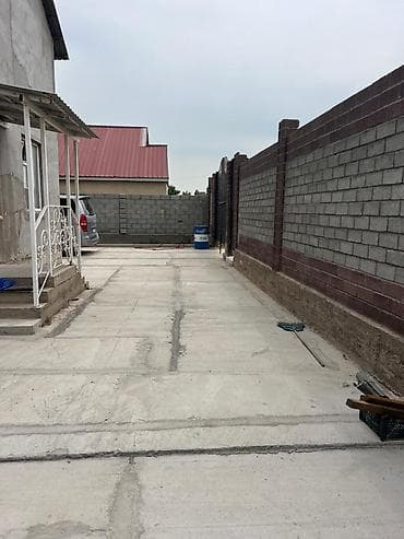 комна: Продаю дом,6 комнат вода, свет, отопление,дом кирпичный.Ак Ордо -2 — 2