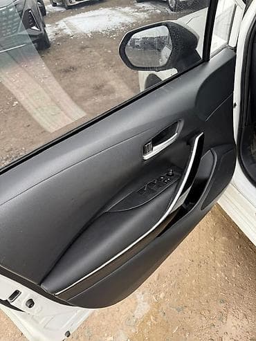 Унаа: Toyota Corolla: 2019 г., 1.8 л, Автомат, Гибрид, Седан — 4