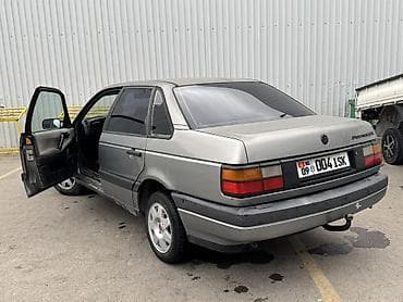 велобагажник: Volkswagen Passat: 1988 г., 1.8 л, Седан — 1