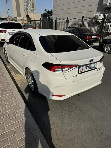 sonata lf: Toyota Corolla: 2019 г., 1.8 л, Автомат, Гибрид, Седан — 6