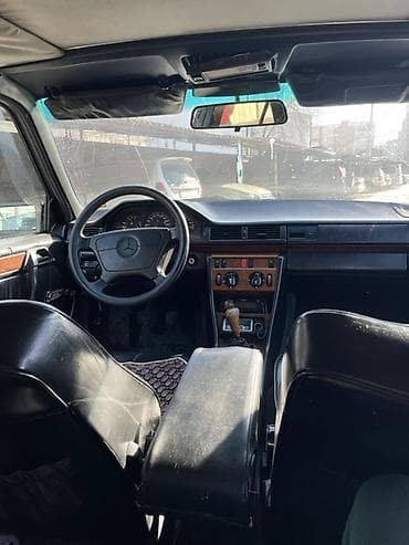мерс124 каропка: Mercedes-Benz E-Class: 1993 г., 2.8 л, Ручные, Бензин, Седан — 7