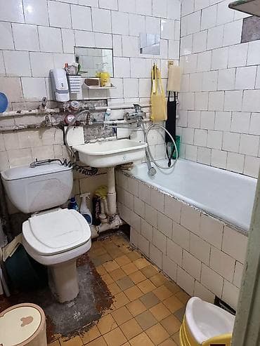 Недвижимость: 3 комнаты, 58 м², 104 серия, 3 мкр 104 серия, 3 этаж, Старый ремонт — 5