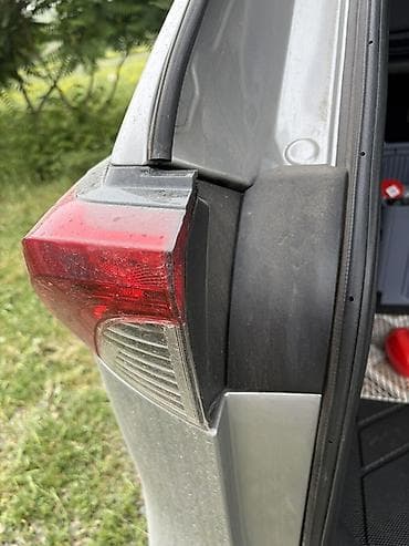 Накладки задних стоек (заглушки) багажника Toyota раф 4