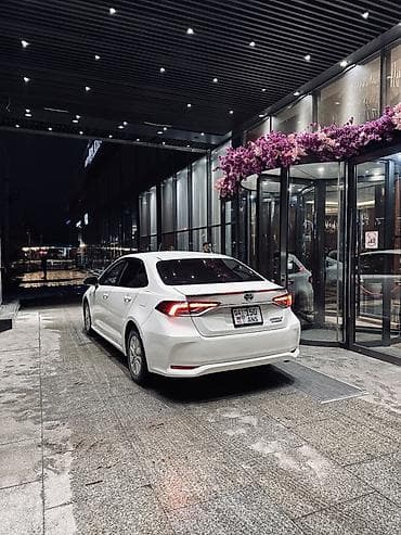 Продажа авто: Toyota Corolla: 2020 г., 1.8 л, Автомат, Гибрид, Седан — 5