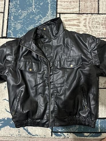 двойка мужские: Продаю мужскую кожаную куртку чёрного цвета. Состояние отличное — 1