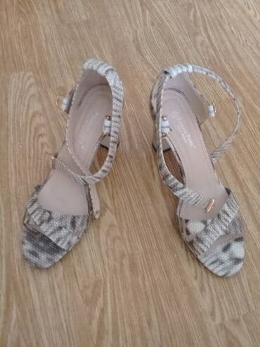 очки 1: Продаю босоножки с закрытой пяткой, размер 40, в хорошем состоянии — 1