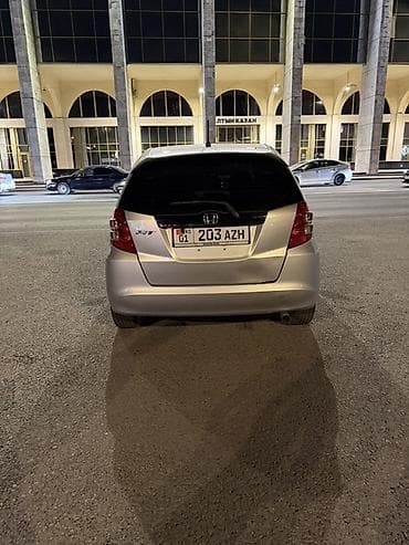 Продажа авто: Honda Fit: 2012 г., 1.5 л, Автомат, Бензин, Хэтчбэк — 2