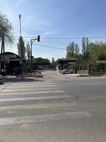 задаю: Сдается просторное помещение 230 м2 на участке 6,3 соток: под — 5