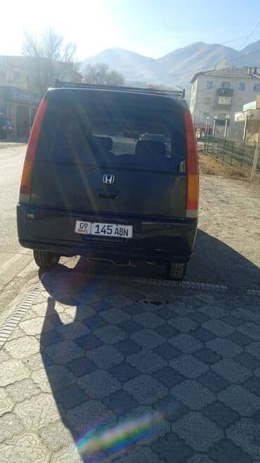 Honda Stepwgn: 2001 г., 2 л, Автомат, Бензиновая, Минивэн