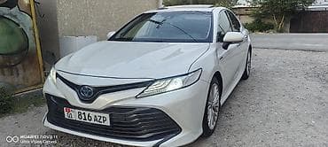 Toyota Camry: 2020 г., 2.5 л, Автомат, Гибрид, Седан
