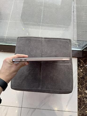iphone 16 pro max: Apple MacBookPro 2017(серебристый алюминиевый корпус, серия с USB‑C) — 3