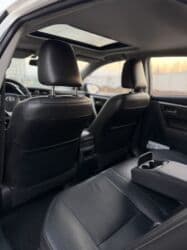 купить авто без посредников от хозяина недорого: Toyota Corolla: 2019 г., 1.8 л, Робот, Гибрид, Седан — 12