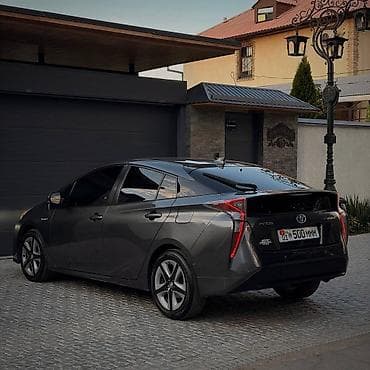 Продажа авто: Toyota Prius: 2018 г., 1.8 л, Вариатор, Гибрид, Хэтчбэк — 2