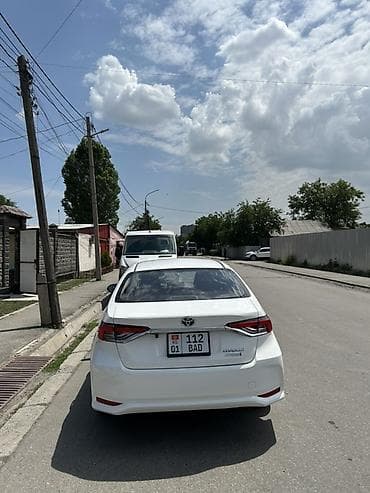 highlander 2012: Toyota Corolla: 2019 г., 1.8 л, Вариатор, Гибрид, Седан — 3