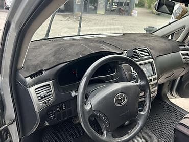 тайоьа: Toyota Avensis Verso: 2004 г., 2 л, Автомат, Бензин, Минивэн — 2