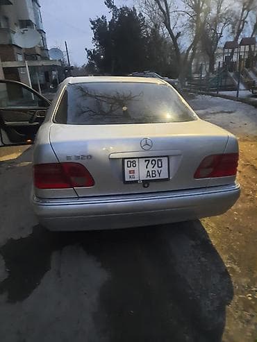 Mercedes-Benz E-Class: 1996 г., 3.2 л, Автомат, Газ, Седан