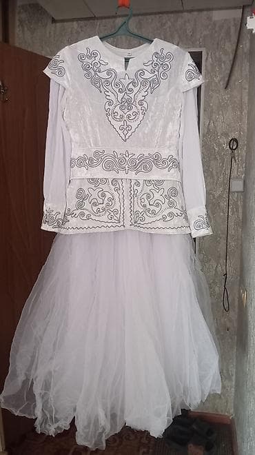 Женская одежда: Белое нарядное платье с восточным/национальным колоритом. - Комплект — 1