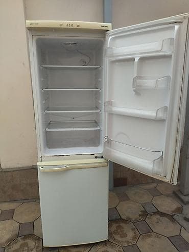 j 7: Холодильник Samsung, Двухкамерный — 2