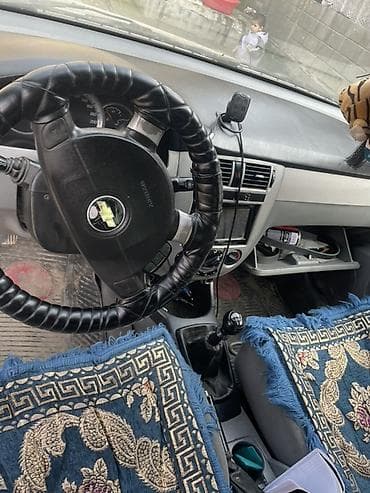 Автомобиль – седан с механической коробкой передач. Основные at lalafo.kg Автомобиль – седан с механической коробкой передач. Основные