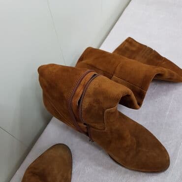 обувь для охоты: Продаю ботфорты из натуральной замшиевромех38р,в отличном — 3