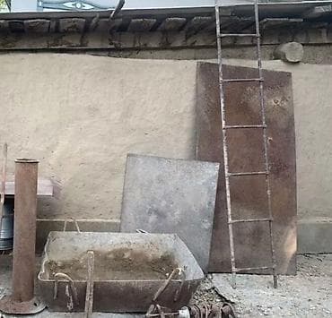 мато пила: Железный стол на заднем фоне, 2 листа железа, 2 пилы (СССР), корыто — 3