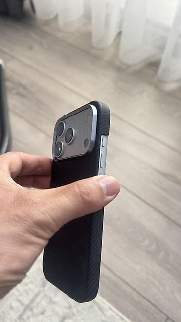 айфон американец: IPhone 17 Pro, White Titanium — 7