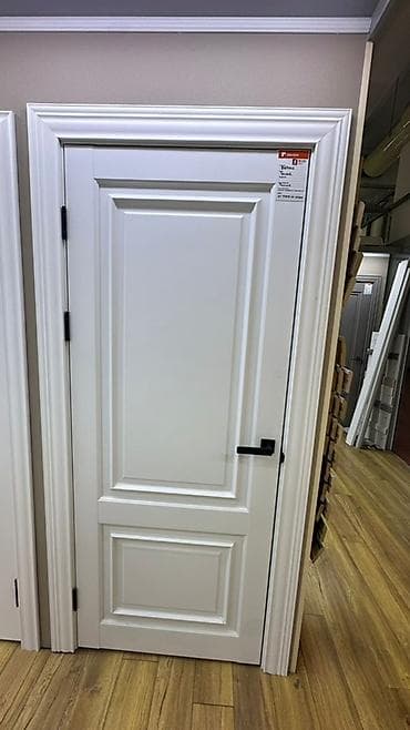 Үй жана бакча: Межкомнатная дверь классического дизайна в белом цвете — 1