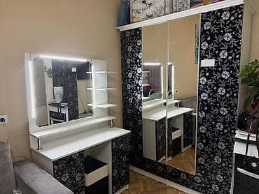 Туалетный столик с зеркалом и подсветкой + шкаф-купе с зеркальными