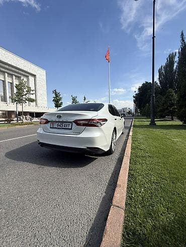 camry 5: Toyota Camry: 2021 г., 2.5 л, Вариатор, Гибрид, Седан — 4