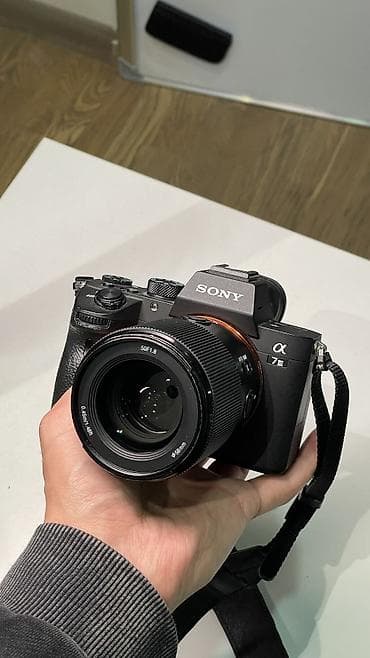 Техника и электроника: Беззеркальная полнокадровая камера Sony α7 III с объективом Ynlens — 4