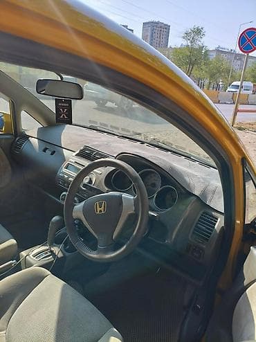 fit 2008: Honda Fit: 2004 г., 1.3 л, Вариатор, Бензин, Хэтчбэк — 4