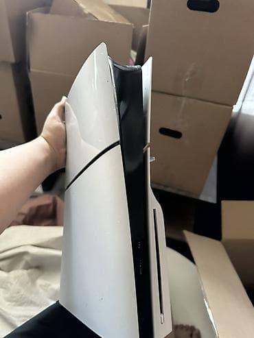 Отдам за 40 тыс вместе с одним джойстиком Игровая консоль Sony at lalafo.kg Отдам за 40 тыс вместе с одним джойстиком Игровая консоль Sony