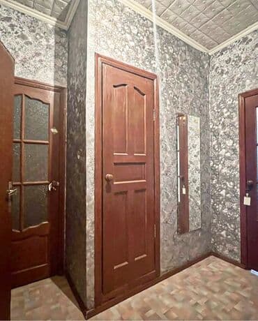 продаю квартиру 8 мкр бишкек: 1 комната, 39 м², 106 серия, 8 этаж, Старый ремонт — 12