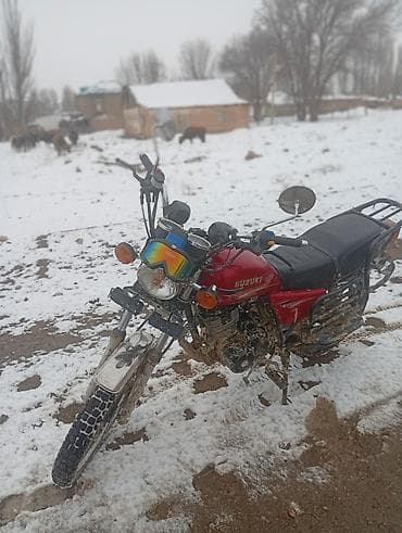 Suzuki: Мотоцикл Suzuki, дорожный/универсальный класс, красный цвет — 3