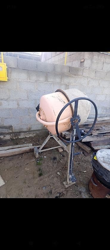 Бетономешалки, смесители: Бетономешалка Гравитационная, Средняя (150 - 300 л), Б/у — 3