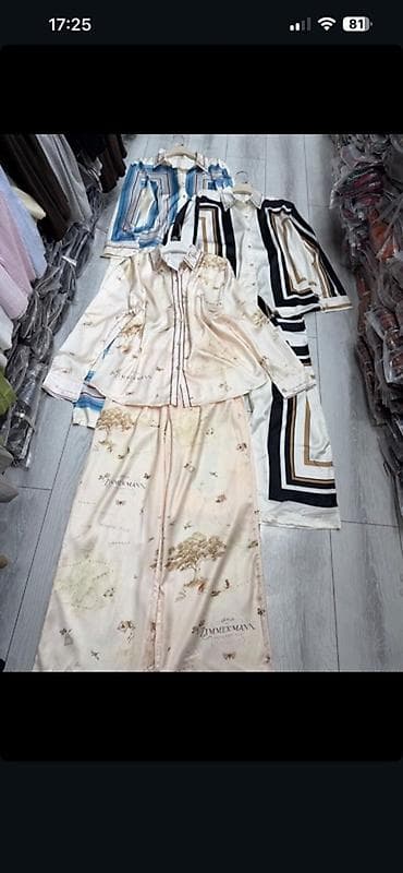 Костюмы из атласной ткани с принтом Описание: - Комплект: рубашка на