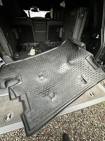 лэнд: Резиновые Полики Для багажника Toyota, цвет - Черный — 1