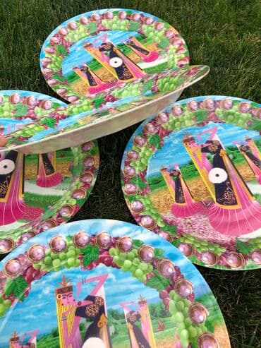 купить пищевые ведра с крышкой: Продаю пластмассовые новые разносы, подносы В наличии 230 шт — 2