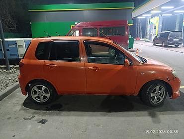 lada 06: Компактный 5‑дверный хэтчбек оранжевого цвета. Основные особенности — 4