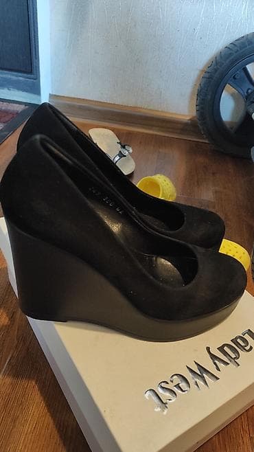 лабутены бишкек: Туфли, 36, Lottini, Колдонулган, түсү - Кара, Өзү алып кетүү — 1
