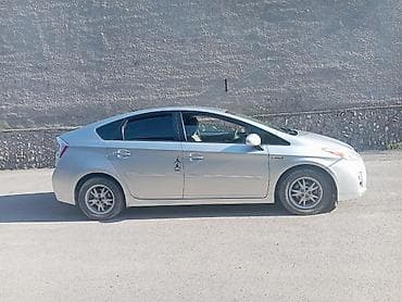 prius v: Toyota Prius: 2011 г., 1.8 л, Автомат, Гибрид, Хэтчбэк — 3