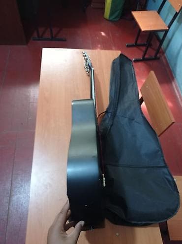 Музыкальные инструменты: Акустическая гитара 6-струнная с вырезом (cutaway) и матовым черным — 3