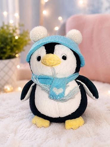 Мягкая игрушка «Пингвин в зимнем комплекте» - Очаровательный плюшевый