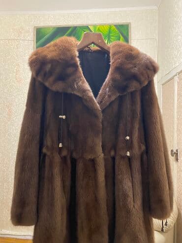 Спецодежда: Носили бережно,очень симпатичного кроя,виде колокольчика,воротник — 6