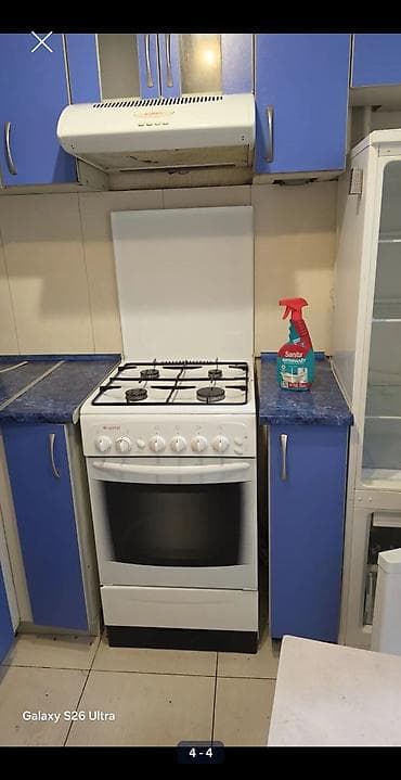 Продаю Газовая плита GEFEST с духовкой и крышкой.В Хорошем состоянии