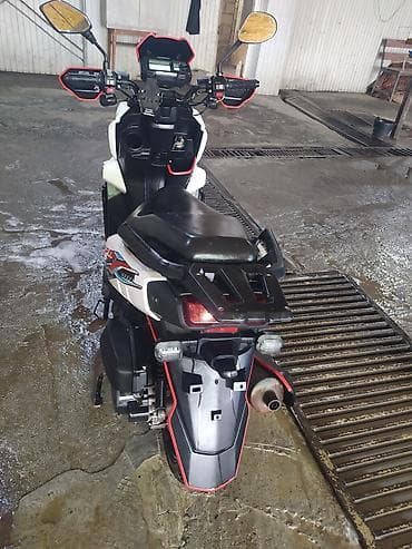 скутер водиной: Тип скутера 150 куб. см, Бензин, Б/у — 6