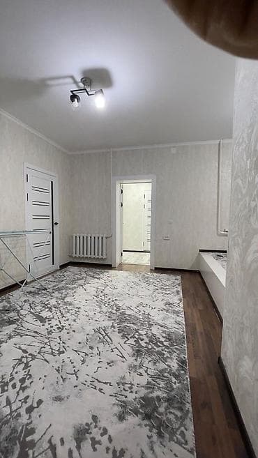 продаю дом ала тоо 1: 🏡 Срочно продаётся дом в Ала-Тоо-3 📍 Ближе к Магистрали 🛏 5 комнат 📐 — 5